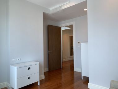 ขายด่วน Bright Sukhumvit 24 ในราคาเพียง 33 ลบ. 3 ห้องนอน Duplex 3 ห้องน้ำ 162 ตรม. ที่จอดรถ 2 คัน ห้องใหญ่อยู่สบาย ใกล้ BTS พร้อมพงษ์ เฟอร์นิเจอร์ครบพร้อมเข้าอยู่