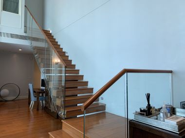 ขายด่วน Bright Sukhumvit 24 ในราคาเพียง 33 ลบ. 3 ห้องนอน Duplex 3 ห้องน้ำ 162 ตรม. ที่จอดรถ 2 คัน ห้องใหญ่อยู่สบาย ใกล้ BTS พร้อมพงษ์ เฟอร์นิเจอร์ครบพร้อมเข้าอยู่