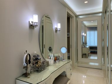 ขายด่วน Bright Sukhumvit 24 ในราคาเพียง 33 ลบ. 3 ห้องนอน Duplex 3 ห้องน้ำ 162 ตรม. ที่จอดรถ 2 คัน ห้องใหญ่อยู่สบาย ใกล้ BTS พร้อมพงษ์ เฟอร์นิเจอร์ครบพร้อมเข้าอยู่