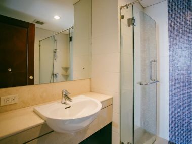 For sale at Wilshire Sukhumvit 22 3 Bedroom , 3 Bathroom + maid room + 2 parking 33,800,000bath Transfer fee50/50 Fully furnished