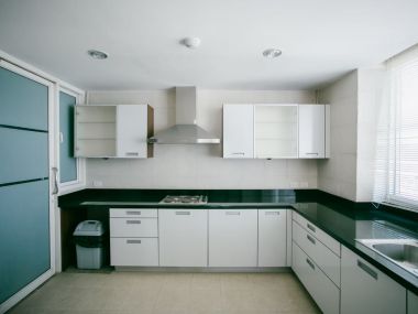 For sale at Wilshire Sukhumvit 22 3 Bedroom , 3 Bathroom + maid room + 2 parking 33,800,000bath Transfer fee50/50 Fully furnished