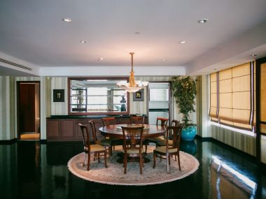 For sale at Wilshire Sukhumvit 22 3 Bedroom , 3 Bathroom + maid room + 2 parking 33,800,000bath Transfer fee50/50 Fully furnished