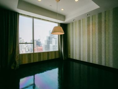 For sale at Wilshire Sukhumvit 22 3 Bedroom , 3 Bathroom + maid room + 2 parking 33,800,000bath Transfer fee50/50 Fully furnished