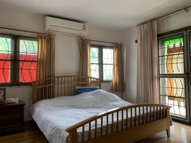 * ขายด่วน! ** หมู่บ้านอารียาชบา พร้อมให้คุณเป็นเจ้าของเพียง 7,800,000 บาท (รวมทุกอย่างแล้ว) บ้านเลขที่รวมได้เลข 8 สงบ ร่มรื่น เนื้อที่ 65ตารางวา 260ตารางเมตร 3 ห้องนอน 3 ห้องน้ำ