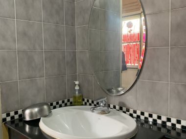 * ขายด่วน! ** หมู่บ้านอารียาชบา พร้อมให้คุณเป็นเจ้าของเพียง 7,800,000 บาท (รวมทุกอย่างแล้ว) บ้านเลขที่รวมได้เลข 8 สงบ ร่มรื่น เนื้อที่ 65ตารางวา 260ตารางเมตร 3 ห้องนอน 3 ห้องน้ำ