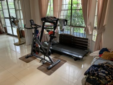 * ขายด่วน! ** หมู่บ้านอารียาชบา พร้อมให้คุณเป็นเจ้าของเพียง 7,800,000 บาท (รวมทุกอย่างแล้ว) บ้านเลขที่รวมได้เลข 8 สงบ ร่มรื่น เนื้อที่ 65ตารางวา 260ตารางเมตร 3 ห้องนอน 3 ห้องน้ำ