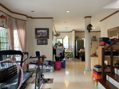 * ขายด่วน! ** หมู่บ้านอารียาชบา พร้อมให้คุณเป็นเจ้าของเพียง 7,800,000 บาท (รวมทุกอย่างแล้ว) บ้านเลขที่รวมได้เลข 8 สงบ ร่มรื่น เนื้อที่ 65ตารางวา 260ตารางเมตร 3 ห้องนอน 3 ห้องน้ำ