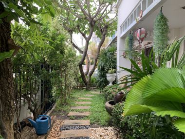 * ขายด่วน! ** หมู่บ้านอารียาชบา พร้อมให้คุณเป็นเจ้าของเพียง 7,800,000 บาท (รวมทุกอย่างแล้ว) บ้านเลขที่รวมได้เลข 8 สงบ ร่มรื่น เนื้อที่ 65ตารางวา 260ตารางเมตร 3 ห้องนอน 3 ห้องน้ำ