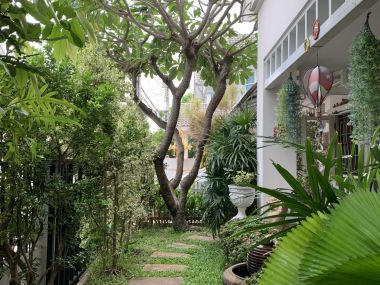 * ขายด่วน! ** หมู่บ้านอารียาชบา พร้อมให้คุณเป็นเจ้าของเพียง 7,800,000 บาท (รวมทุกอย่างแล้ว) บ้านเลขที่รวมได้เลข 8 สงบ ร่มรื่น เนื้อที่ 65ตารางวา 260ตารางเมตร 3 ห้องนอน 3 ห้องน้ำ