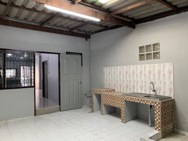 $43,000 : new renovation 3 bedrooms, 2 bathrooms, large kitchen