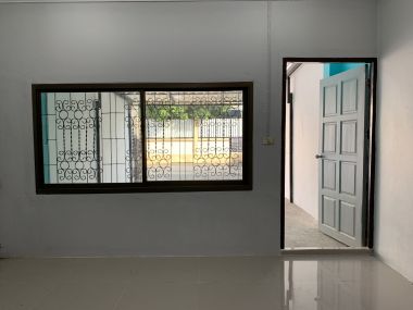 $43,000 : new renovation 3 bedrooms, 2 bathrooms, large kitchen