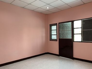 $43,000 : new renovation 3 bedrooms, 2 bathrooms, large kitchen