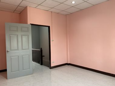 $43,000 : new renovation 3 bedrooms, 2 bathrooms, large kitchen