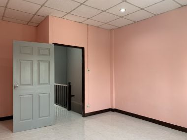 $43,000 : new renovation 3 bedrooms, 2 bathrooms, large kitchen