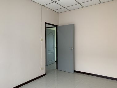 $36,000 to be owner Busakorn Village 2 beds 1 baht newly renovated