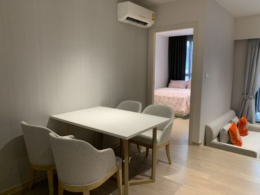 ปล่อยเช่า! Runesu Thonglor 5 ในราคาเพียง 38,000 บาท/เดือน 1 ห้องนอน 1 ห้องน้ำ 35 ตรม. ใกล้ BTS ทองหล่อ เฟอร์นิเจอร์ครบพร้อมเข้าอยู่