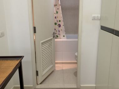 ** Hot Deal! ** For rent/sale at The Clover Thonglor 1 Bedroom 1 Bathroom Fully furnished