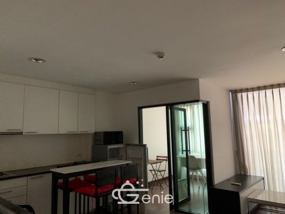 For Rent ! D 65 Condominium 18,000 baht/month 2 Bedroom 1 Bathroom Size 60 sq.m. Near BTS Phra Khanong Code PROP000221