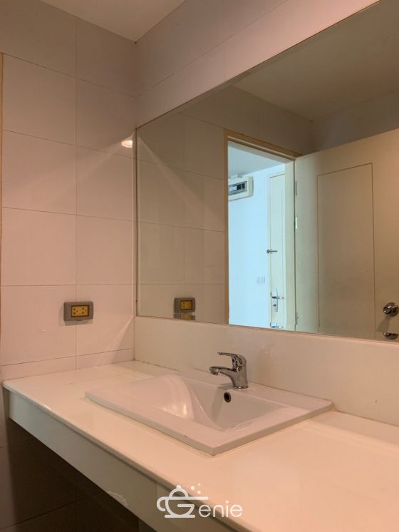For Rent ! D 65 Condominium 18,000 baht/month 2 Bedroom 1 Bathroom Size 60 sq.m. Near BTS Phra Khanong Code PROP000221