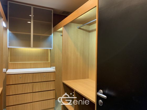For sale at Wilshire Sukhumvit 22 4 Bedroom , 3 Bathroom + maid room + 2 parking 55,000,000 Baht Transfer fee50/50 Fully furnished