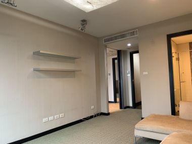 For sale at Wilshire Sukhumvit 22  4 Bedroom , 3 Bathroom + maid room + 2 parking 55,000,000 Baht Transfer fee50/50 Fully furnished