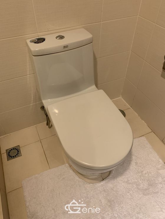 For sale at Wilshire Sukhumvit 22 4 Bedroom , 3 Bathroom + maid room + 2 parking 55,000,000 Baht Transfer fee50/50 Fully furnished