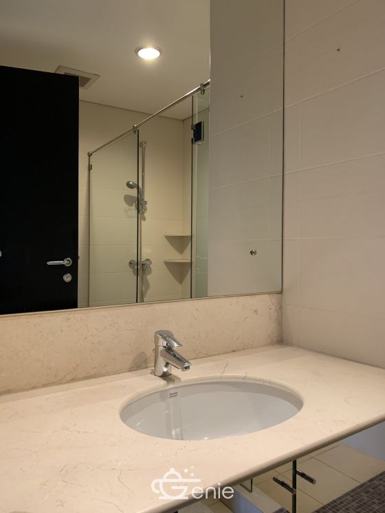 For sale at Wilshire Sukhumvit 22 4 Bedroom , 3 Bathroom + maid room + 2 parking 55,000,000 Baht Transfer fee50/50 Fully furnished