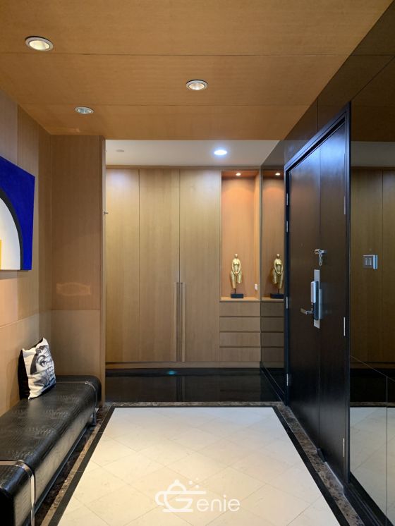 For sale at Wilshire Sukhumvit 22 4 Bedroom , 3 Bathroom + maid room + 2 parking 55,000,000 Baht Transfer fee50/50 Fully furnished