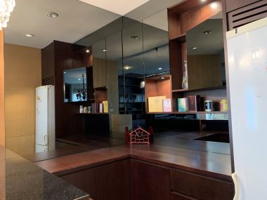 For sale at Wilshire Sukhumvit 22  4 Bedroom , 3 Bathroom + maid room + 2 parking 55,000,000 Baht Transfer fee50/50 Fully furnished