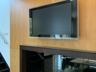 For sale at Wilshire Sukhumvit 22  4 Bedroom , 3 Bathroom + maid room + 2 parking 55,000,000 Baht Transfer fee50/50 Fully furnished