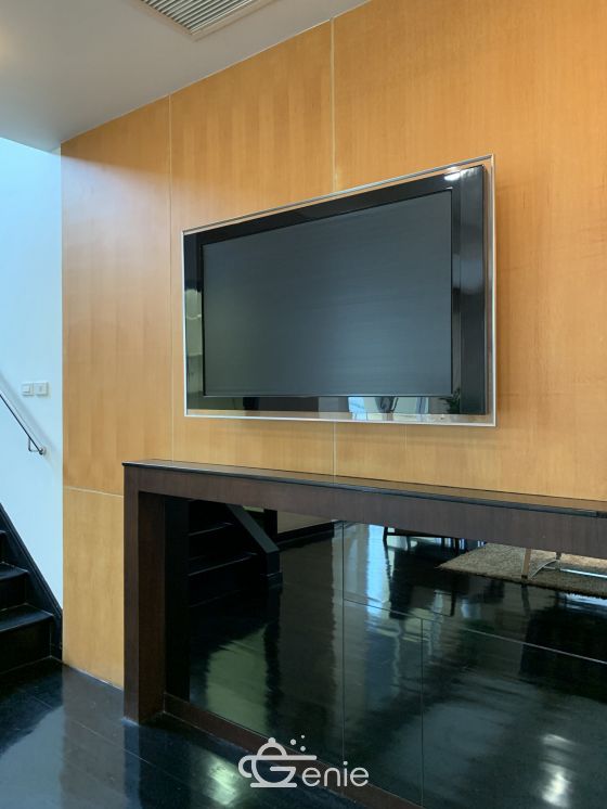 For sale at Wilshire Sukhumvit 22 4 Bedroom , 3 Bathroom + maid room + 2 parking 55,000,000 Baht Transfer fee50/50 Fully furnished