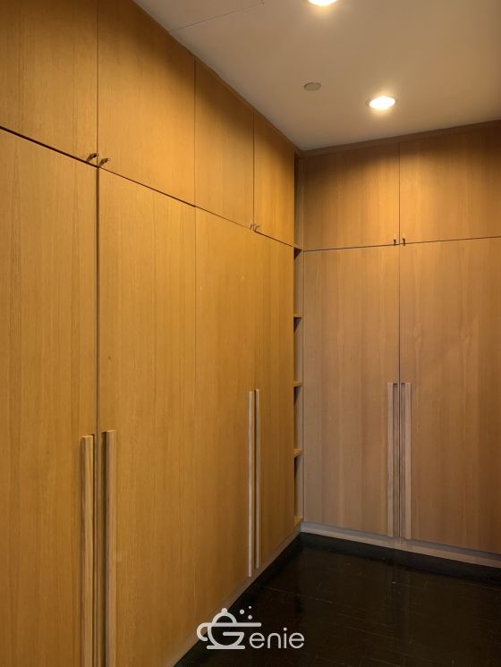 For sale at Wilshire Sukhumvit 22 4 Bedroom , 3 Bathroom + maid room + 2 parking 55,000,000 Baht Transfer fee50/50 Fully furnished