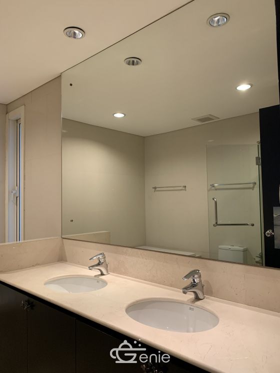 For sale at Wilshire Sukhumvit 22 4 Bedroom , 3 Bathroom + maid room + 2 parking 55,000,000 Baht Transfer fee50/50 Fully furnished