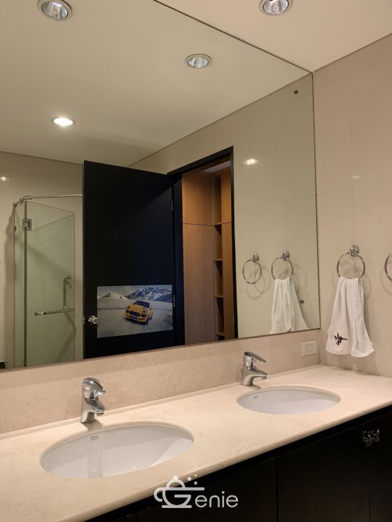 For sale at Wilshire Sukhumvit 22 4 Bedroom , 3 Bathroom + maid room + 2 parking 55,000,000 Baht Transfer fee50/50 Fully furnished