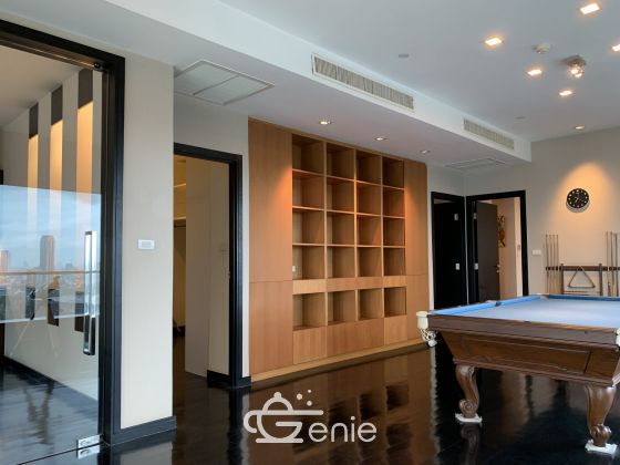 For sale at Wilshire Sukhumvit 22 4 Bedroom , 3 Bathroom + maid room + 2 parking 55,000,000 Baht Transfer fee50/50 Fully furnished