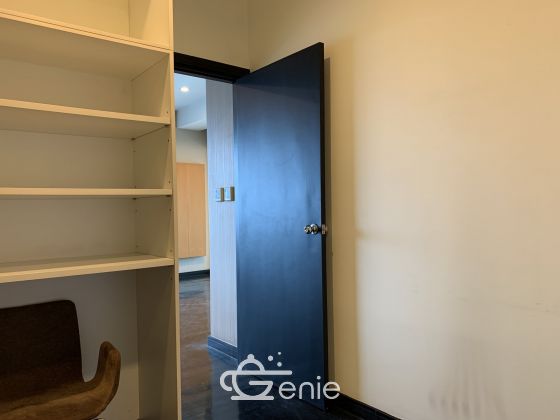For sale at Wilshire Sukhumvit 22 4 Bedroom , 3 Bathroom + maid room + 2 parking 55,000,000 Baht Transfer fee50/50 Fully furnished