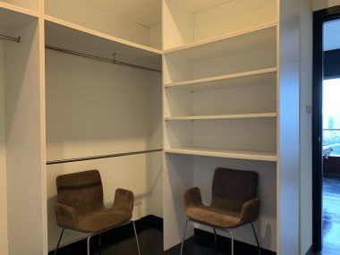 For sale at Wilshire Sukhumvit 22  4 Bedroom , 3 Bathroom + maid room + 2 parking 55,000,000 Baht Transfer fee50/50 Fully furnished