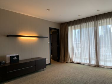 For sale at Wilshire Sukhumvit 22  4 Bedroom , 3 Bathroom + maid room + 2 parking 55,000,000 Baht Transfer fee50/50 Fully furnished