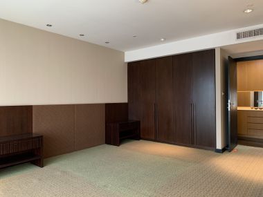 For sale at Wilshire Sukhumvit 22  4 Bedroom , 3 Bathroom + maid room + 2 parking 55,000,000 Baht Transfer fee50/50 Fully furnished