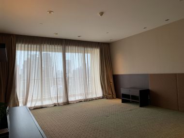 For sale at Wilshire Sukhumvit 22  4 Bedroom , 3 Bathroom + maid room + 2 parking 55,000,000 Baht Transfer fee50/50 Fully furnished