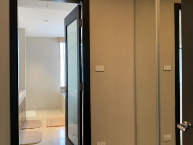 For sale at Wilshire Sukhumvit 22  4 Bedroom , 3 Bathroom + maid room + 2 parking 55,000,000 Baht Transfer fee50/50 Fully furnished