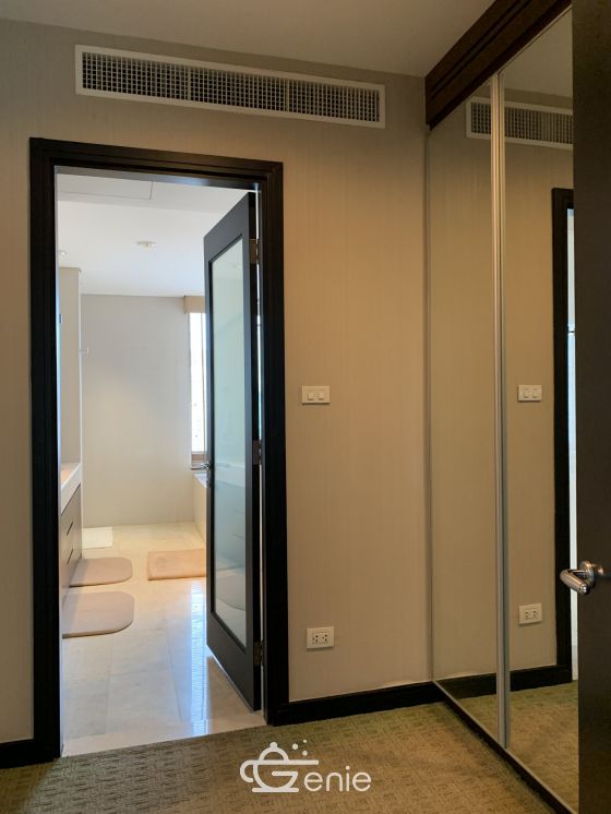 For sale at Wilshire Sukhumvit 22 4 Bedroom , 3 Bathroom + maid room + 2 parking 55,000,000 Baht Transfer fee50/50 Fully furnished