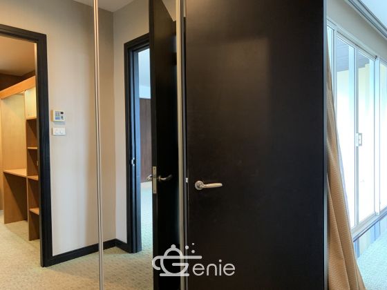 For sale at Wilshire Sukhumvit 22 4 Bedroom , 3 Bathroom + maid room + 2 parking 55,000,000 Baht Transfer fee50/50 Fully furnished
