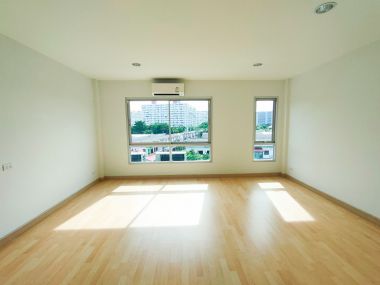 Homeoffcie near Impact, Muang Thong Thani 300 Sqm. 4-storey only 6.8 MB