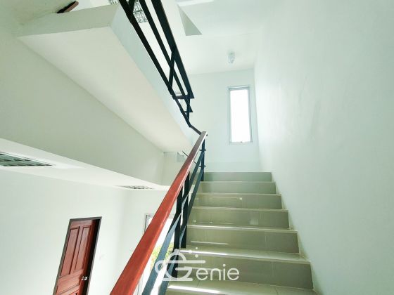 Homeoffcie near Impact, Muang Thong Thani 300 Sqm. 4-storey only 6.8 MB