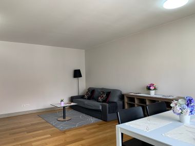 For rent at Montrose Court 1 Bedroom 1 Bathroom 46,000THB/month Fully furnished