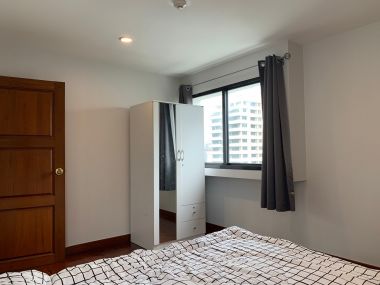 Sukhumvit Park (สุขุมวิท ปาร์ค) ราคาดี ปล่อยเช่า เพียง 35,000บาท/เดือน ห้องใหญ่อยู่สบาย ขนาด 105 ตาราง ใกล้ BTS นานา เฟอร์นิเจอร์ครบพร้อมเข้าอยู่