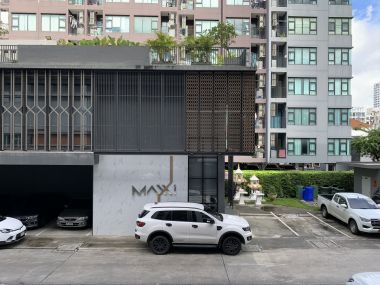 Maxxi condo