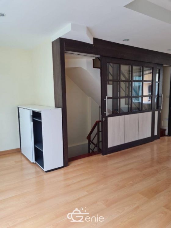 Townhome for rent sukhumvit 54 for rent , company register