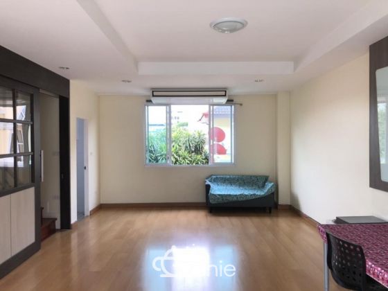 Townhome for rent sukhumvit 54 for rent , company register